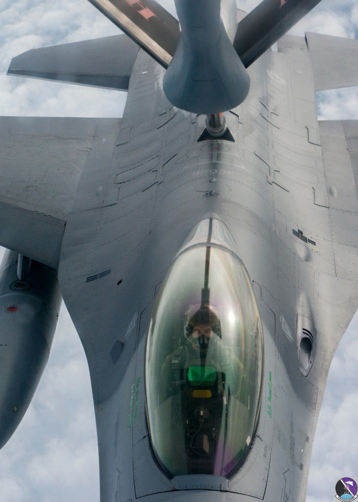 F-16 pilots, KC-135 crews team for mid-air refueling training