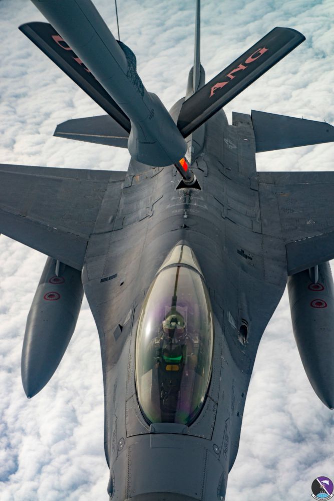 F-16 pilots, KC-135 crews team for mid-air refueling training